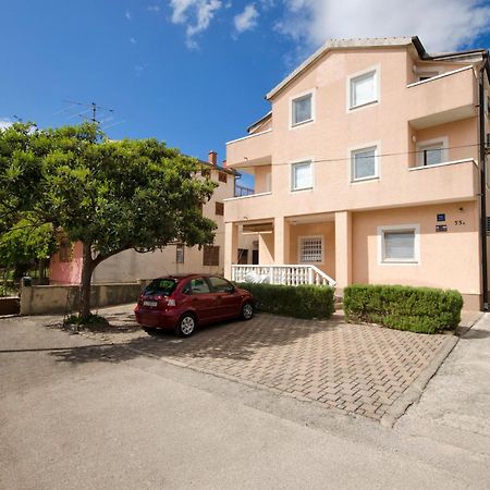 Apartments And Rooms Mladen Vodice Zewnętrze zdjęcie