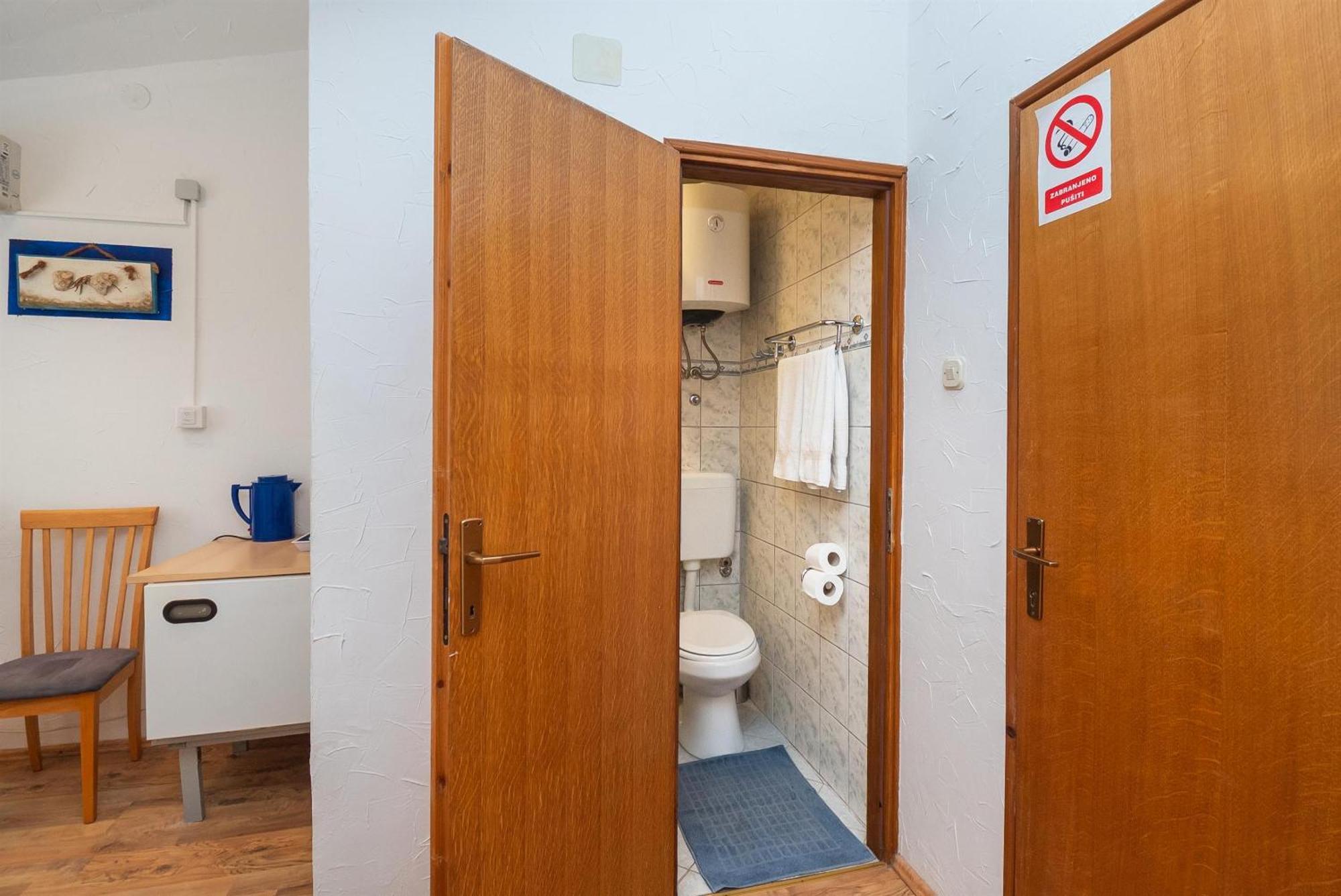 Apartments And Rooms Mladen Vodice Zewnętrze zdjęcie