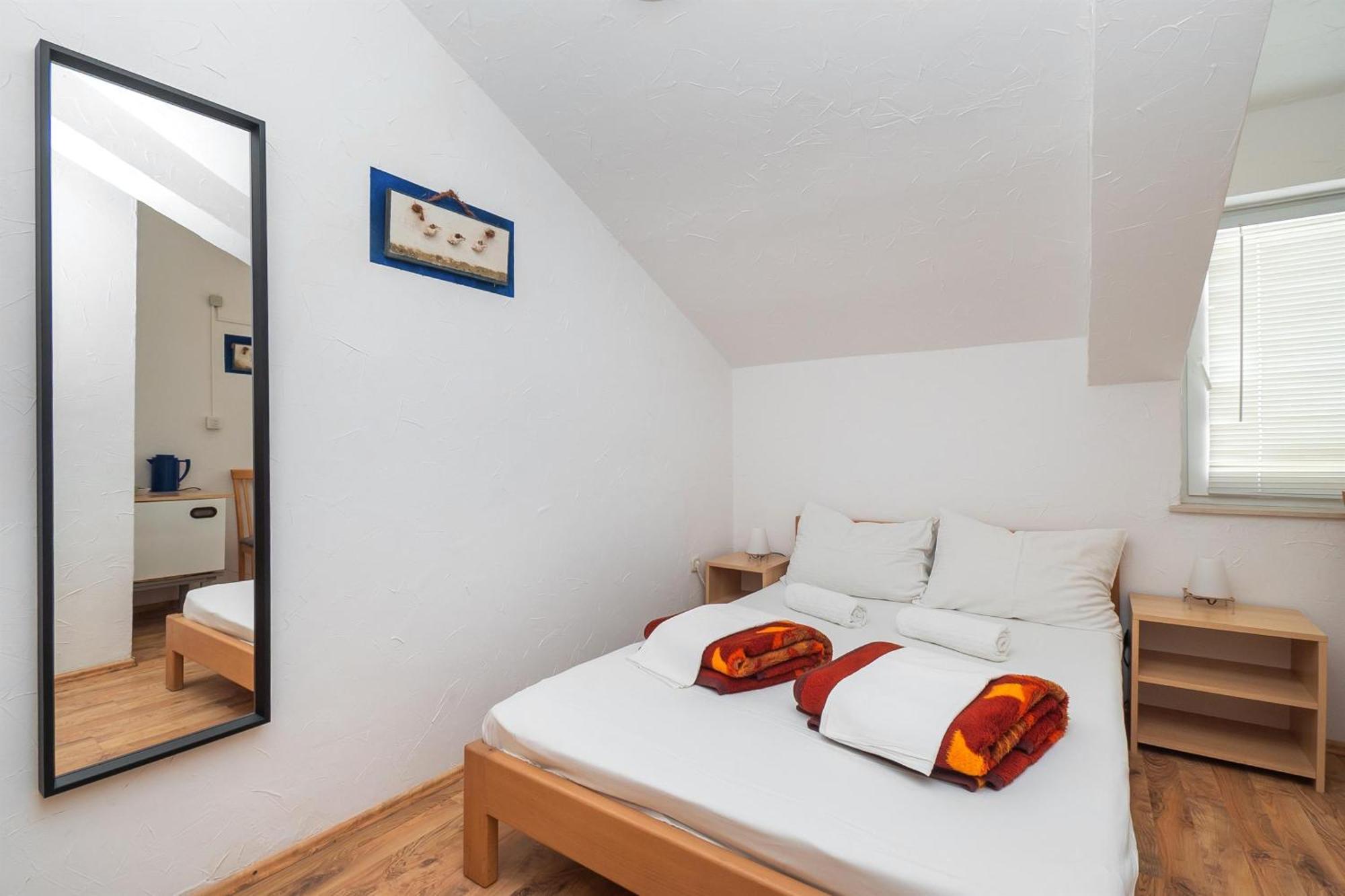 Apartments And Rooms Mladen Vodice Zewnętrze zdjęcie