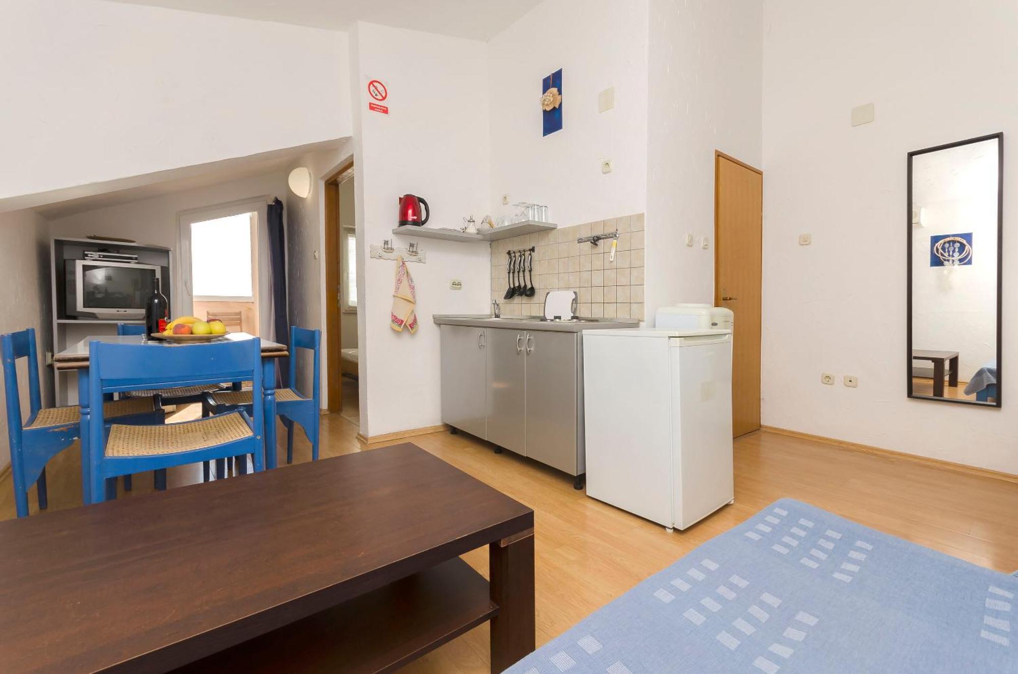 Apartments And Rooms Mladen Vodice Zewnętrze zdjęcie