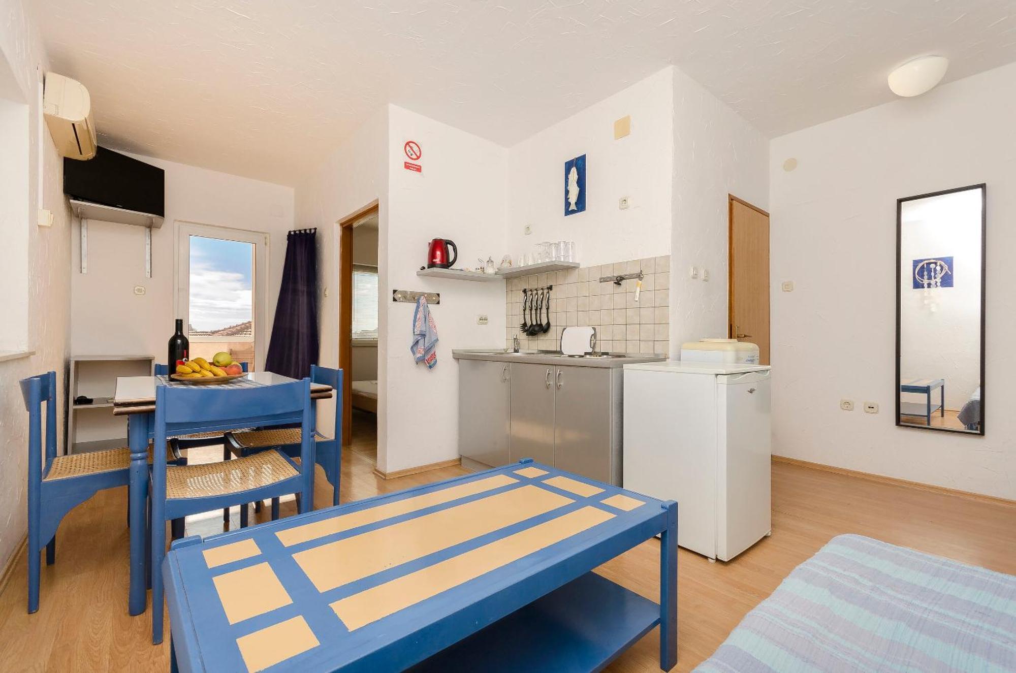 Apartments And Rooms Mladen Vodice Zewnętrze zdjęcie