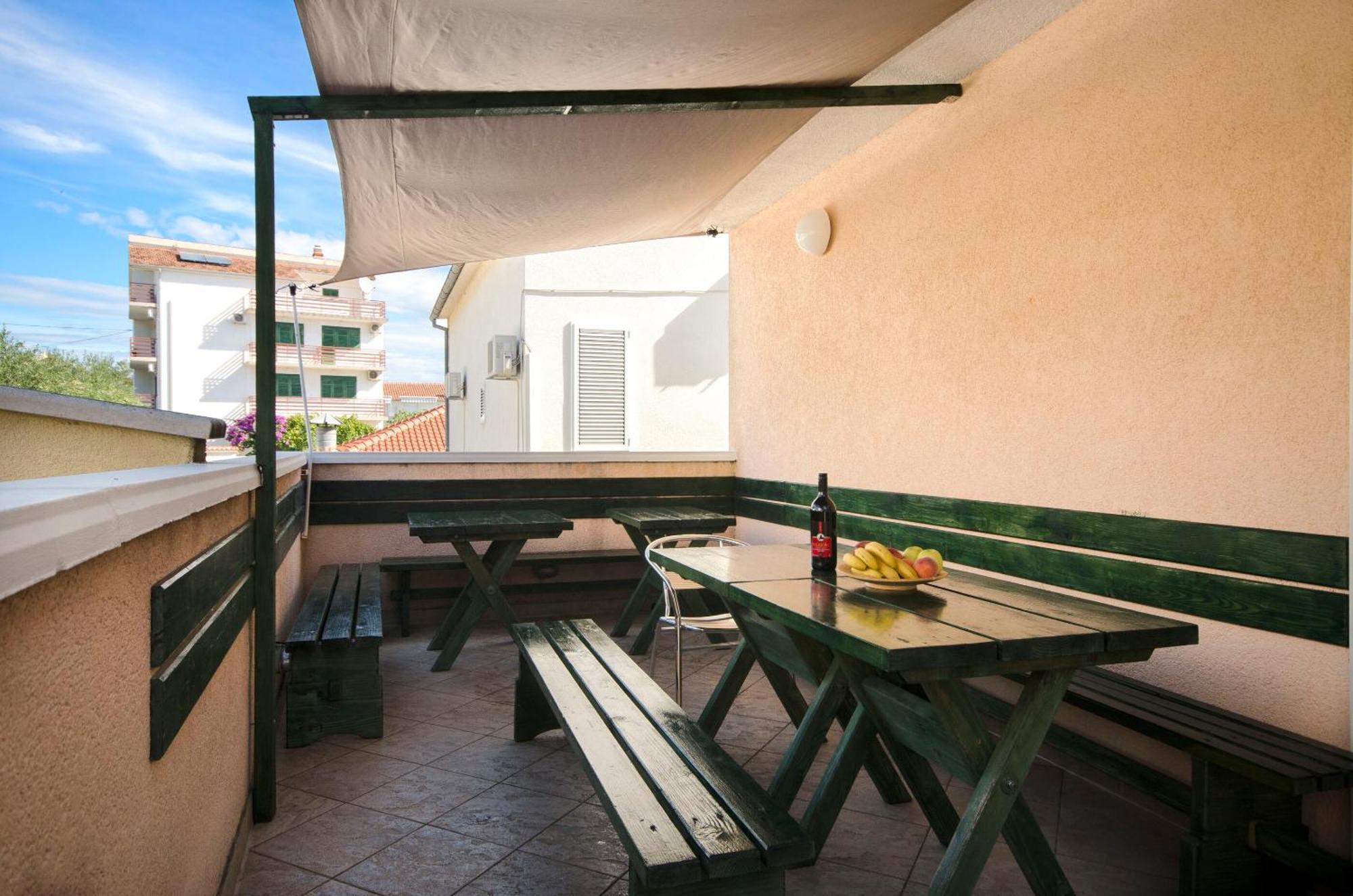 Apartments And Rooms Mladen Vodice Zewnętrze zdjęcie