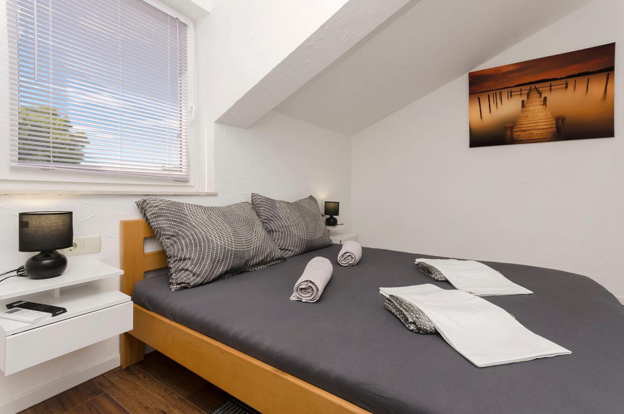 Apartments And Rooms Mladen Vodice Zewnętrze zdjęcie