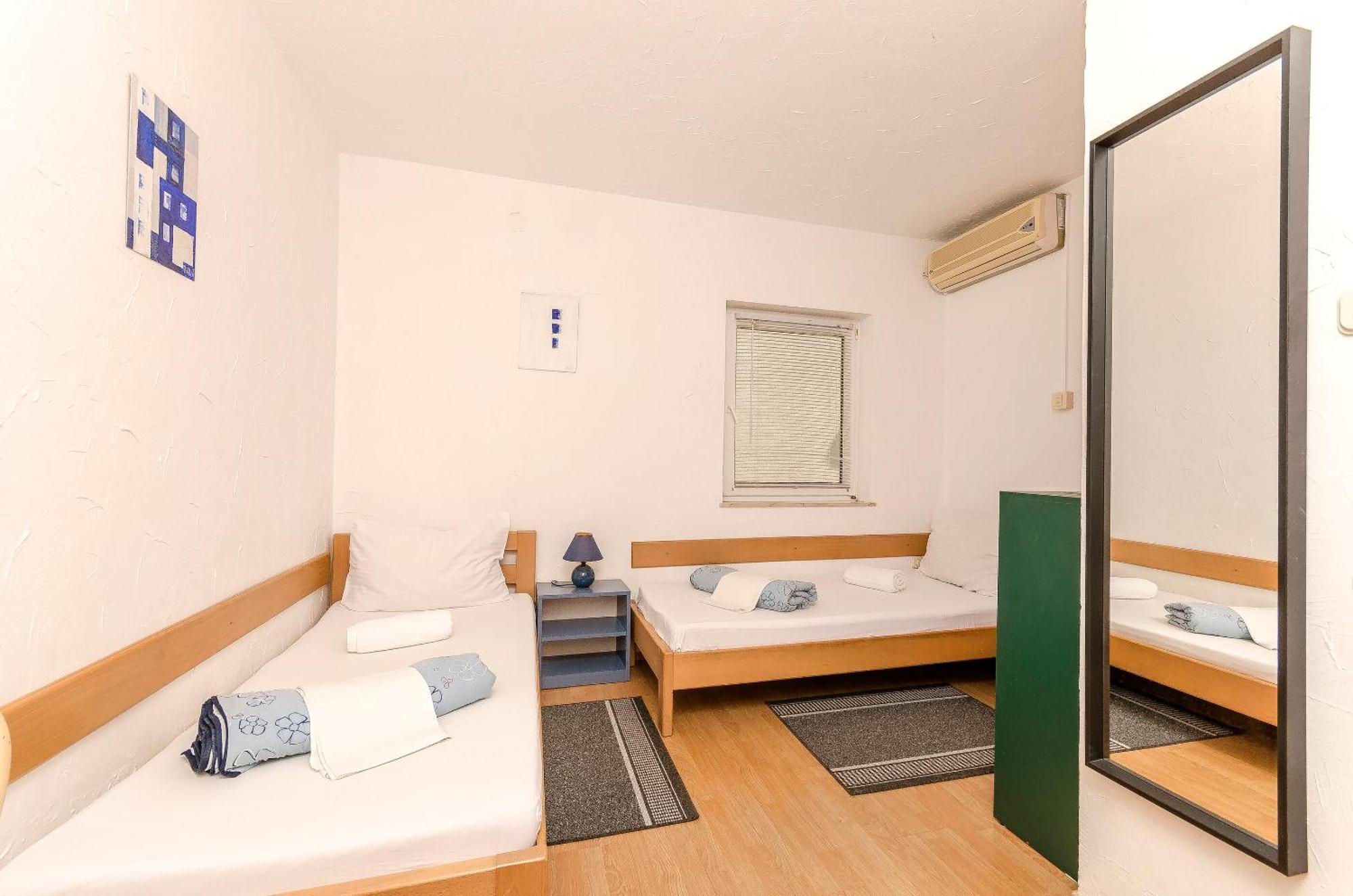 Apartments And Rooms Mladen Vodice Zewnętrze zdjęcie