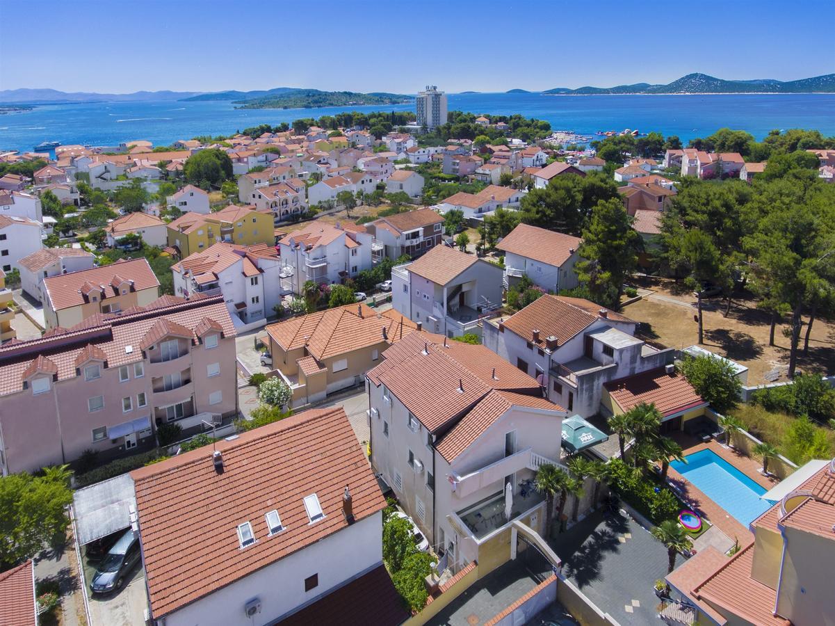 Apartments And Rooms Mladen Vodice Zewnętrze zdjęcie
